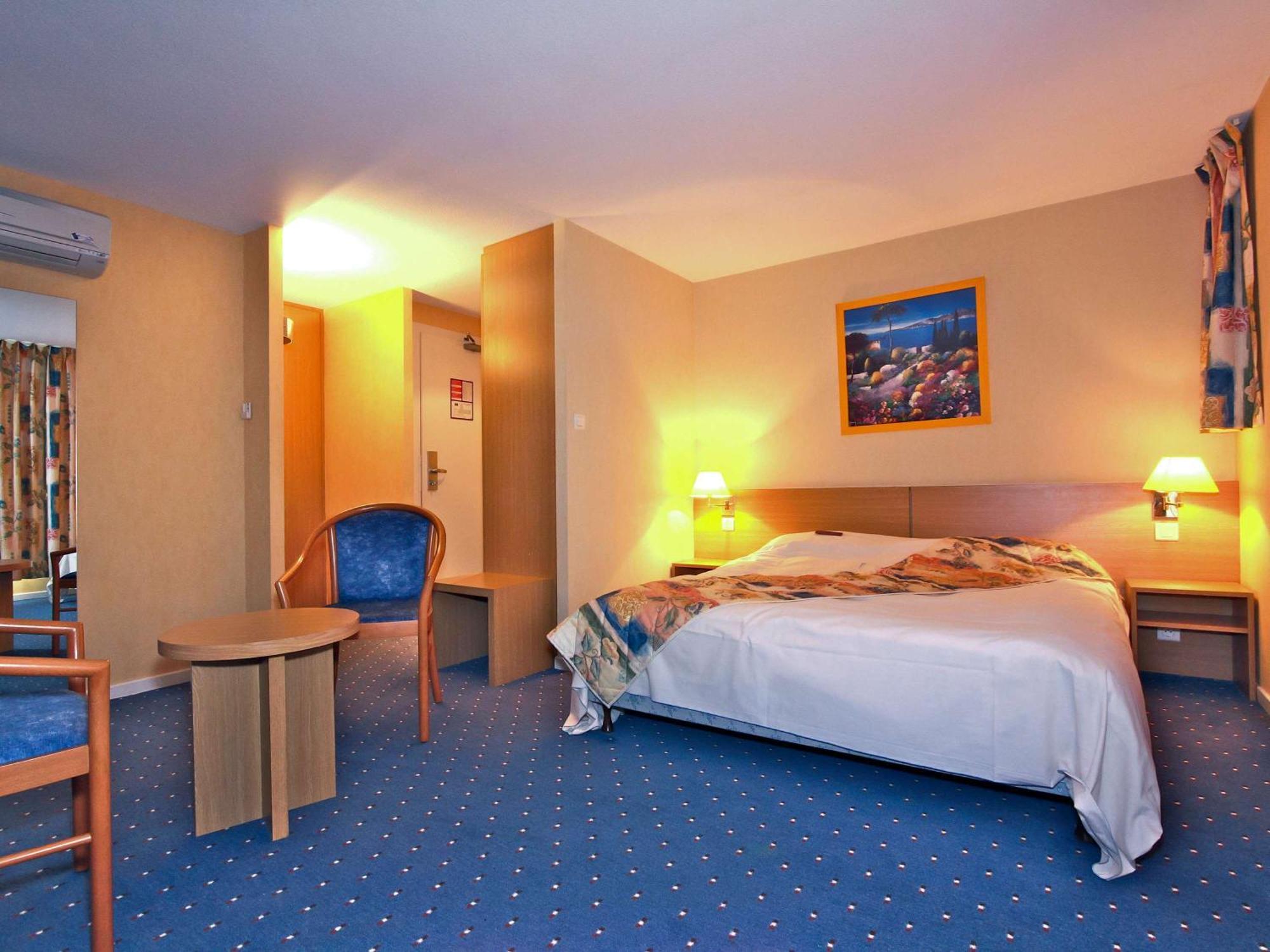 Mercure Hexagone Luxeuil Kültér fotó